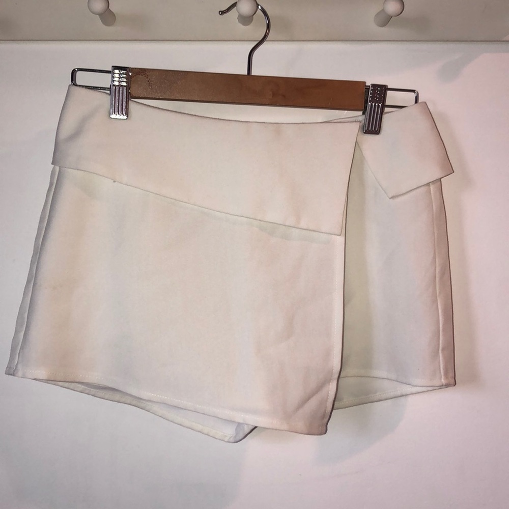 Tobi white skirt/short